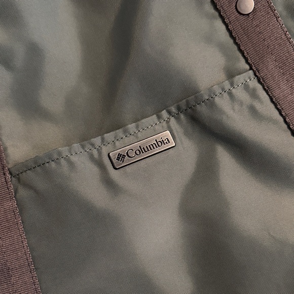 Columbia Sage Green Tote with Gray Straps - Picture 2 of 7